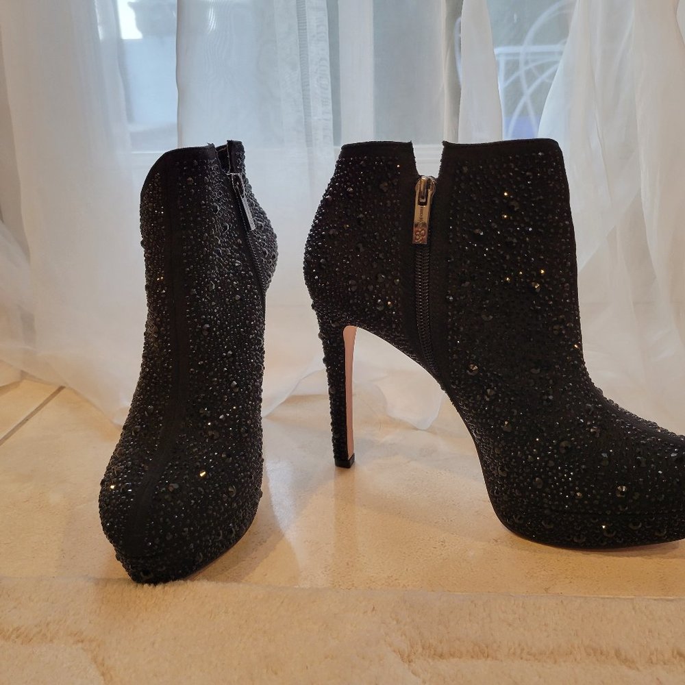 Jessica Simpson booties!